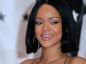 Rhianna to Launch Lingerie Line