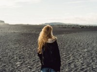 depositphotos_176261532-stock-photo-back-view-young-woman-looking